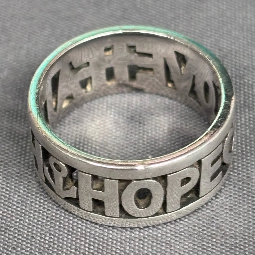 James Avery Retired Faith Hope Love Sterling Silver Ring (DG7157509) Size 10 - Picture 1 of 4